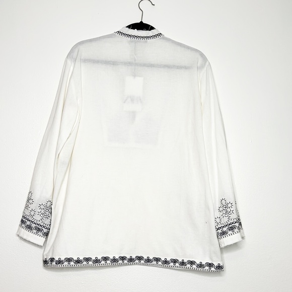 Zara White Black Embroidered Blouse. - Picture 4 of 9